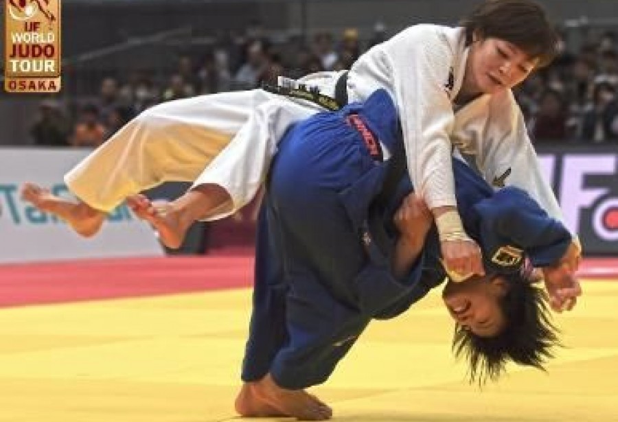 Sode-Tsurikomi-Goshi